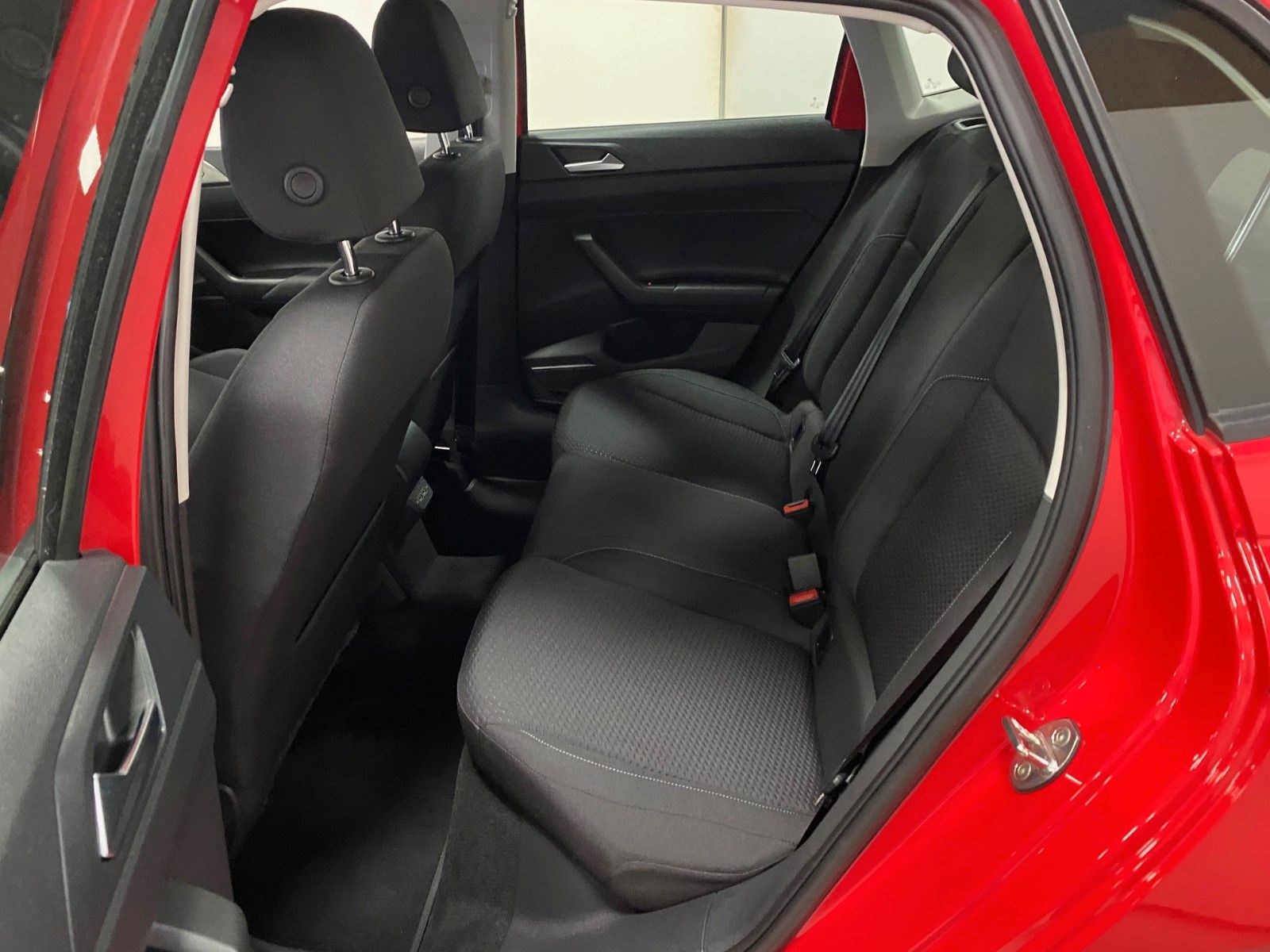 Fahrzeugabbildung Volkswagen Polo 1.0 TSI COMFORTLINE+GARANTIE 2025+CD RADIO+