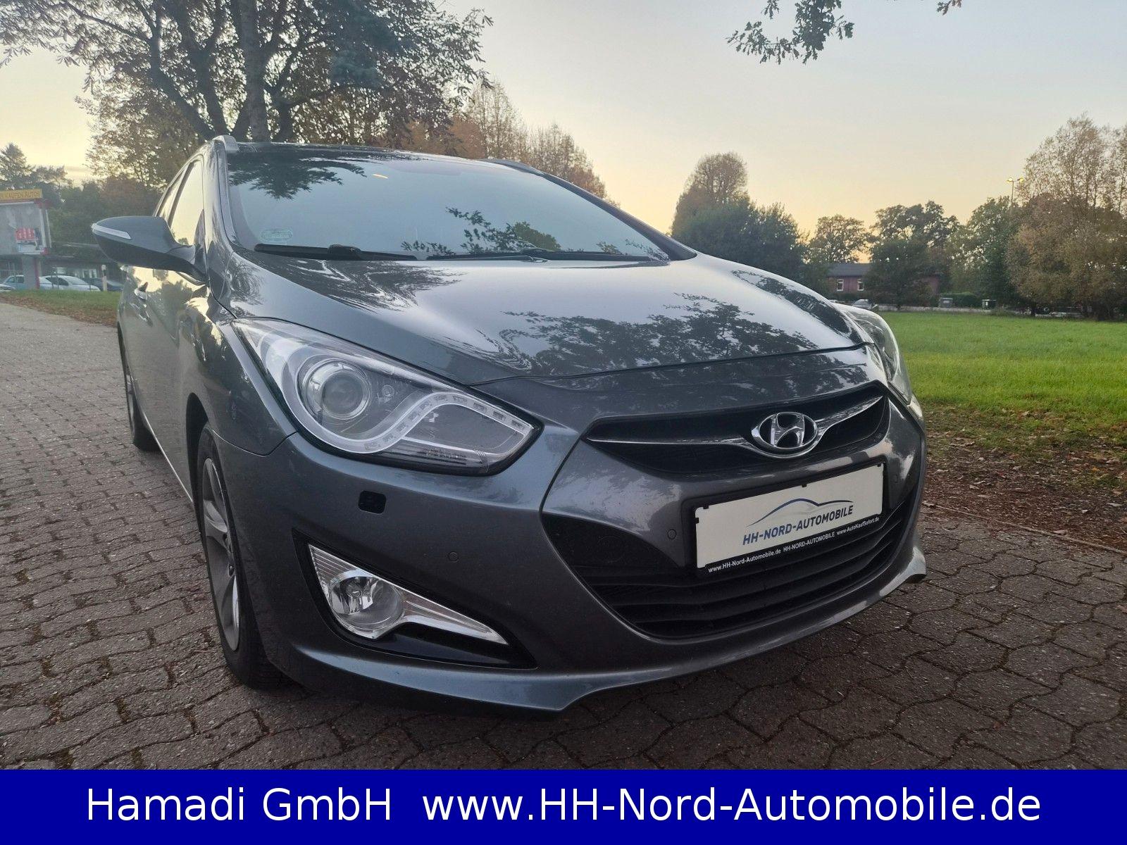 Hyundai i40 2014 — вигляд ззаду
