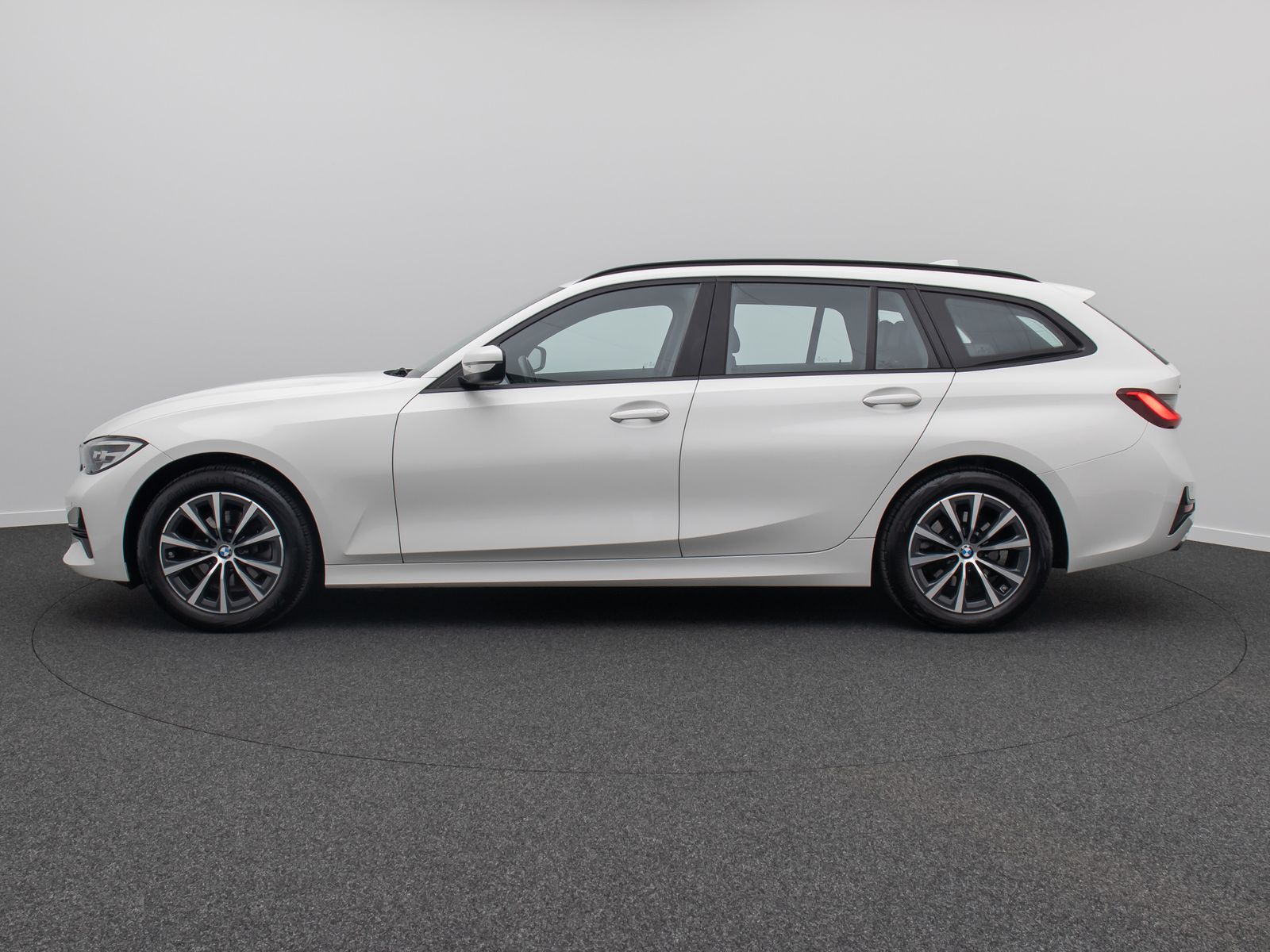 Fahrzeugabbildung BMW 320d xD Panorama PDC DAB Sport Geschwindigkeitsr