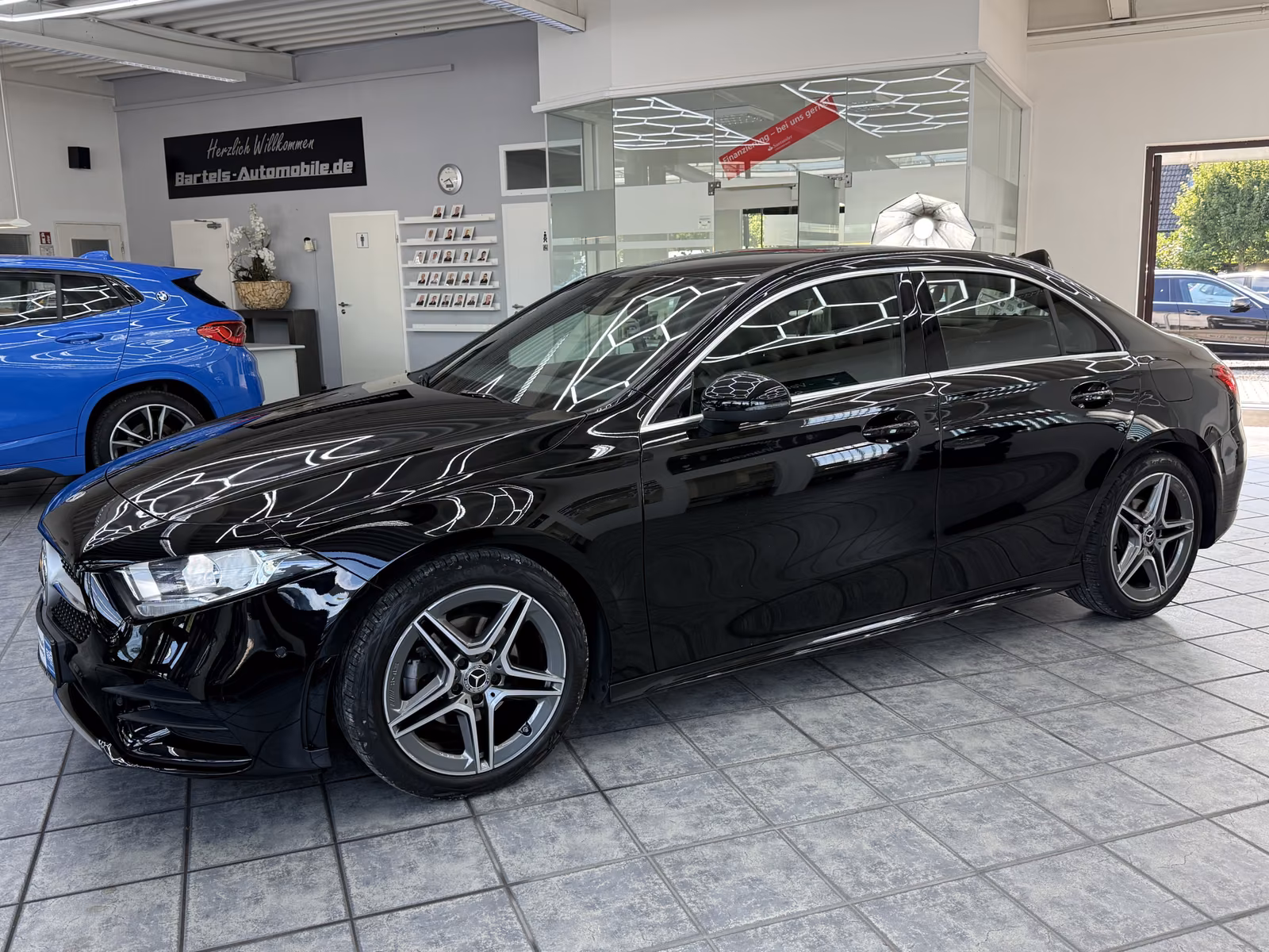 Mercedes-Benz A-Class AMG Line, Leder Alcantara, MB Service Neu!, миниатюра 3