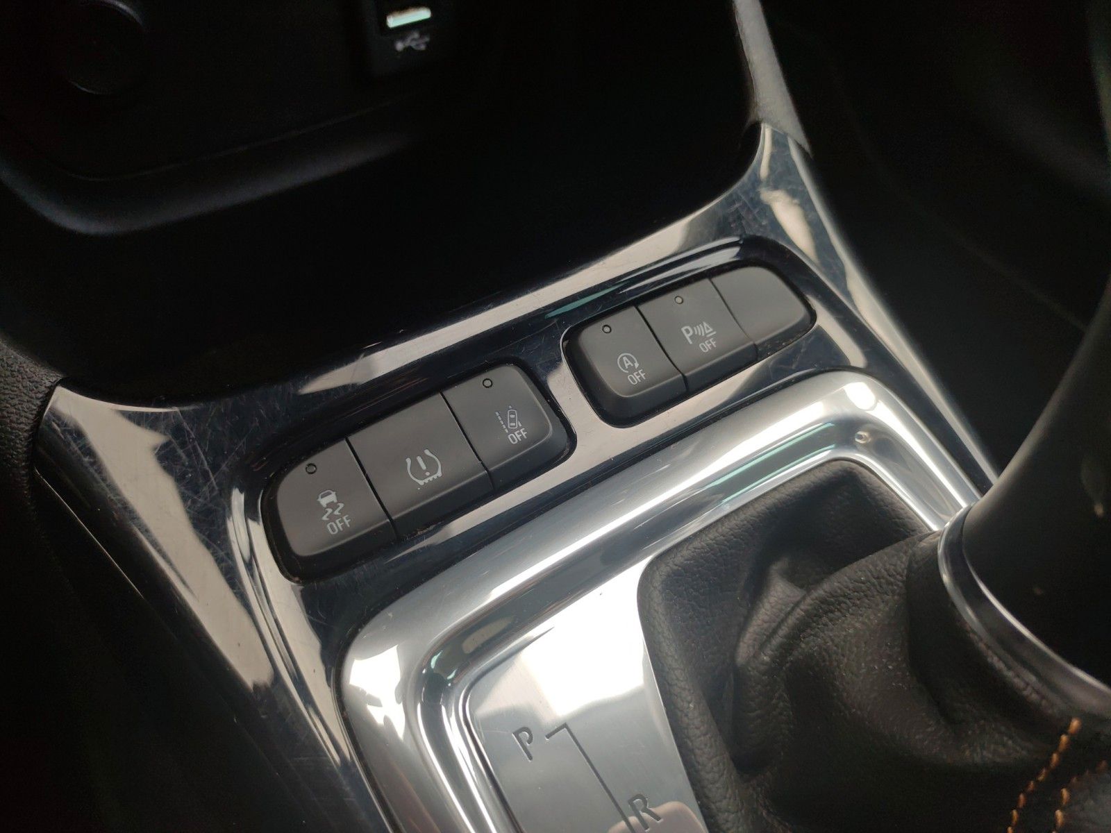 Fahrzeugabbildung Opel Crossland (X) Innovation ! Navi ! PDC ! beh. LR