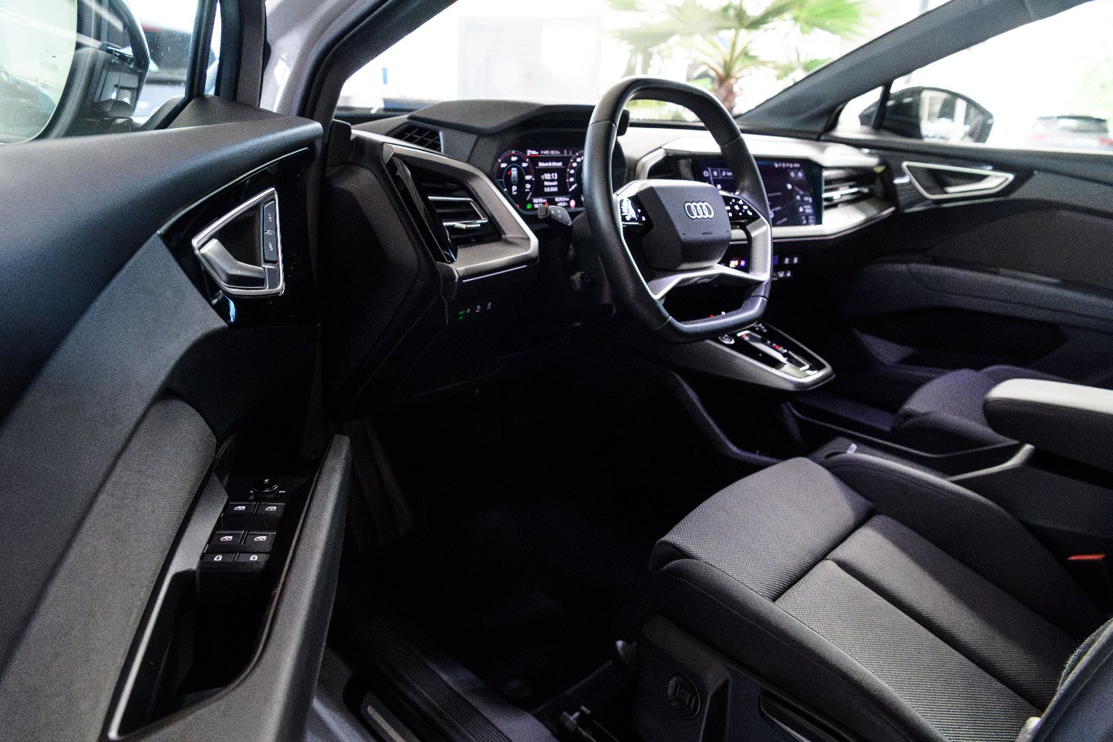 Fahrzeugabbildung Audi Q4 e-tron 45 quattro S-Line MATRIX/RFK/NAVI/