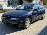 Seat Leon Stella - Seat Leon Stella mit Benzin-Antrieb