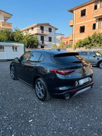 Alfa-Romeo Stelvio - 4