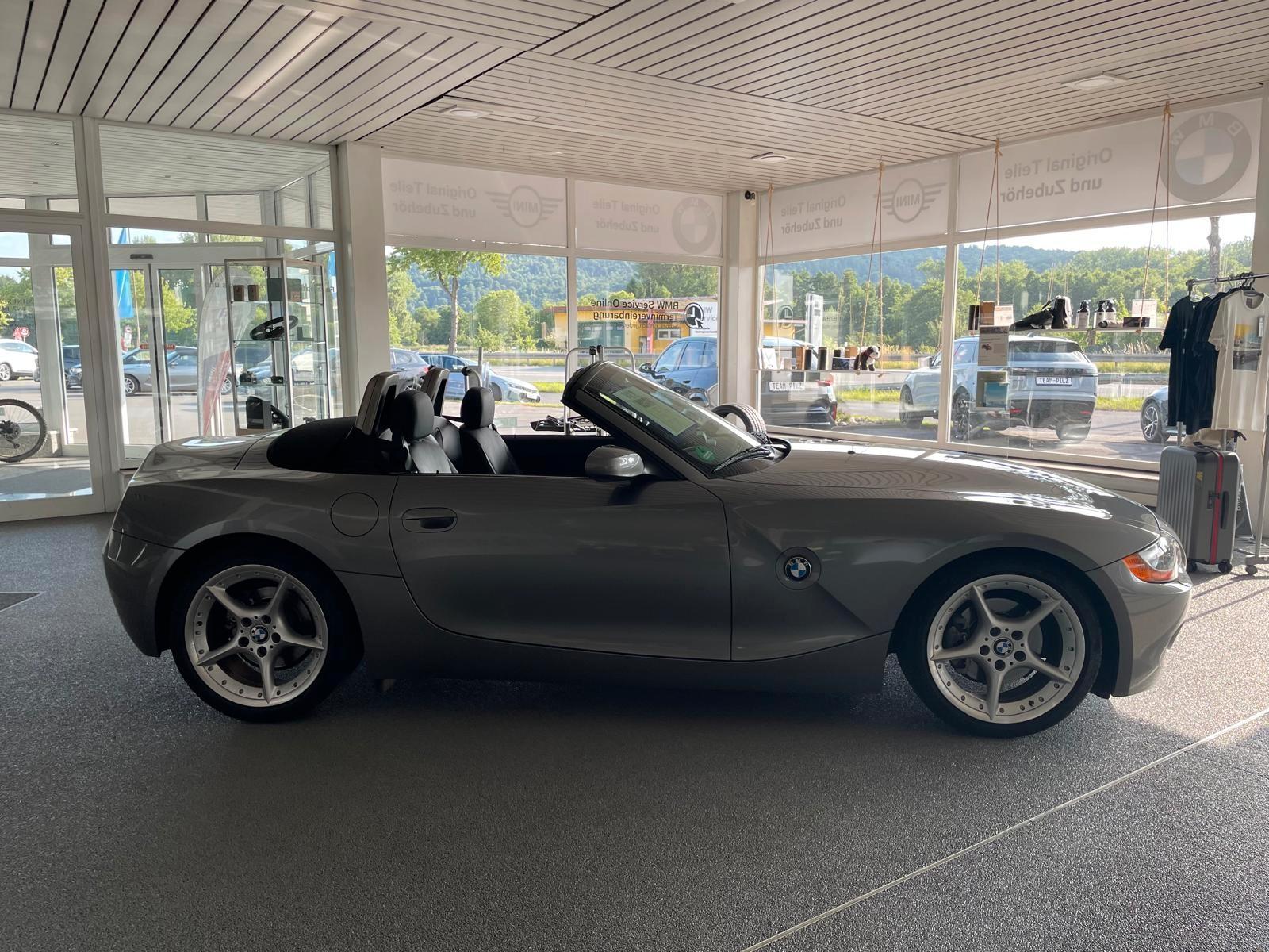 BMW Z4 30i Schalter el. Sitz 1. Hd 65tkm Service neu