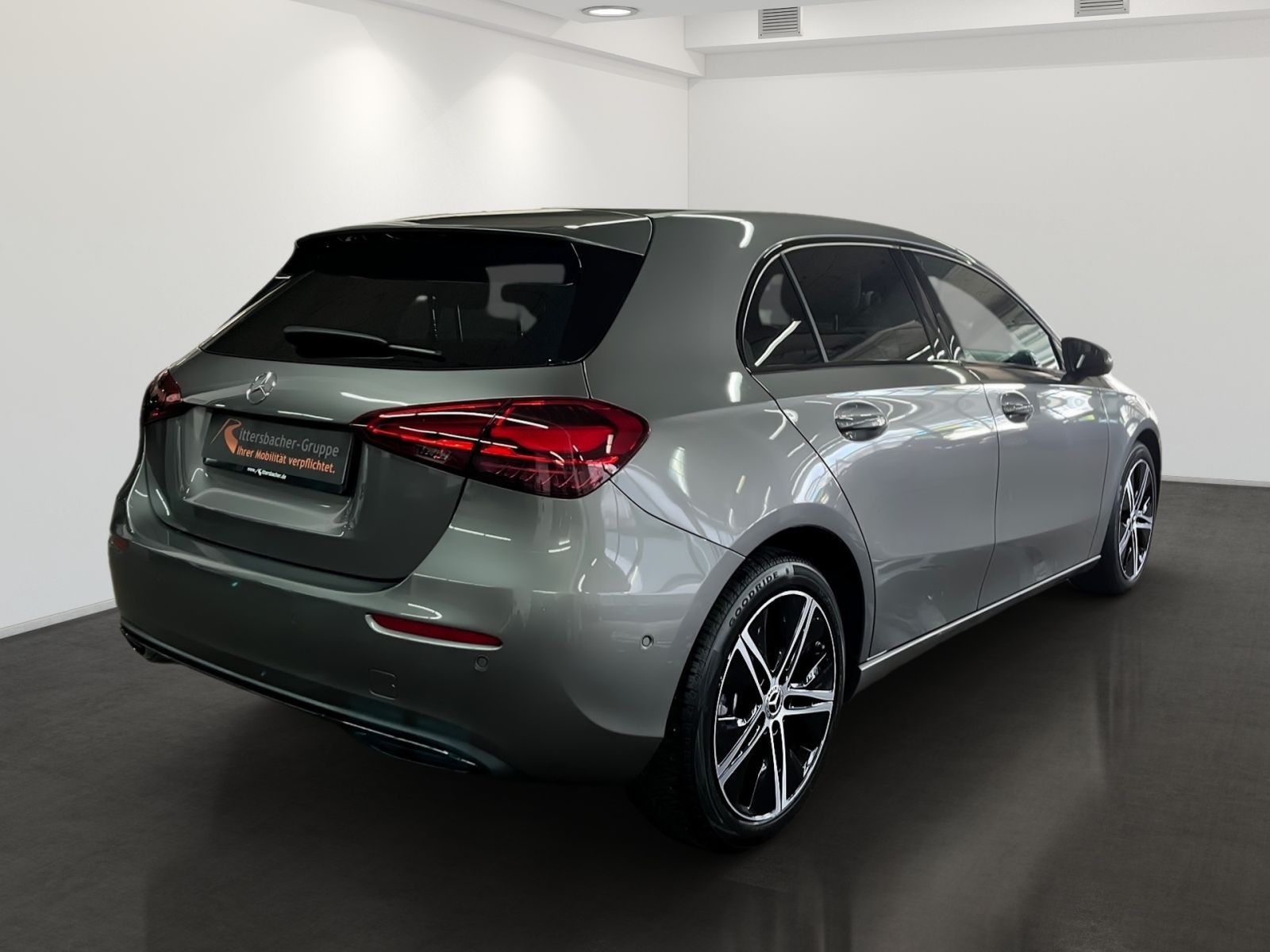 Mercedes-Benz A 180 A Klasse A 180 Progressive Navi NightPaket foto 5