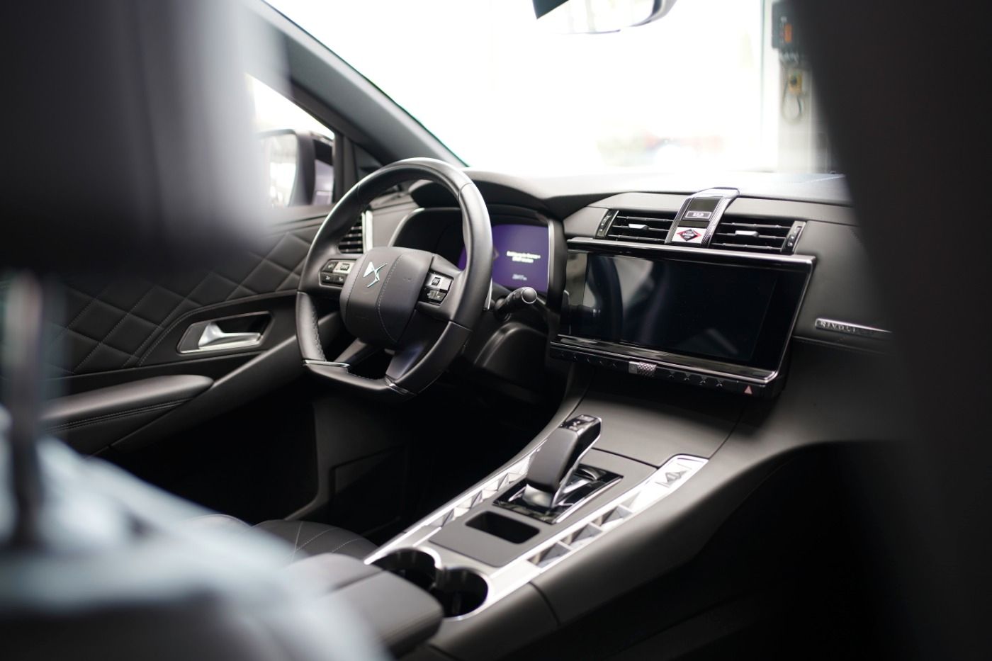 Fahrzeugabbildung DS Automobiles DS7 Crossback E-Tense 4x4 300 Ligne Noire