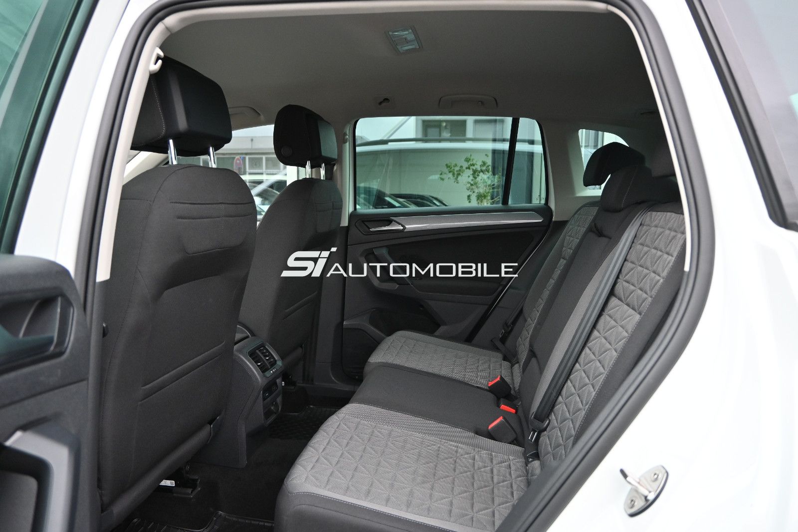 Fahrzeugabbildung Volkswagen Tiguan 2.0 TDI DSG 4MOT Life °ACC°AHK°HUD°STHZ°
