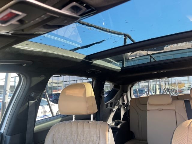 Fahrzeugabbildung Hyundai SANTA FE 2.2 CRDi 4WD 8DCT SIGNATURE SEVEN Panor