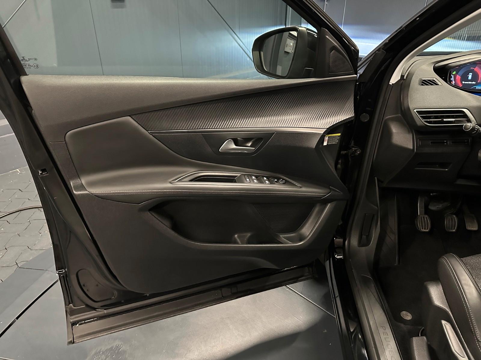 Peugeot 3008 Blue-HDI Allure *Full/LED*T-LEDER*AHK*NAVI*
