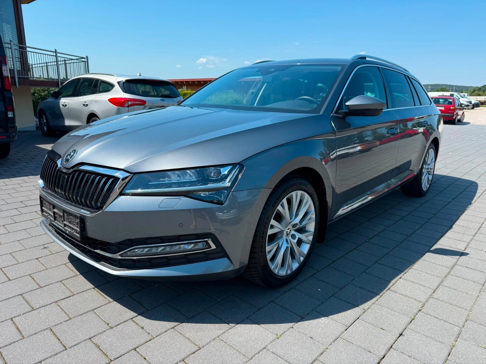 Skoda Superb Combi Style 4x4 STHZG NAVI AHK LEDER ACC