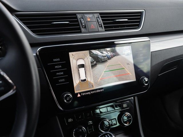 Superb Combi 2.0 TDI Style AHK+360°+MATRIX+NAVI