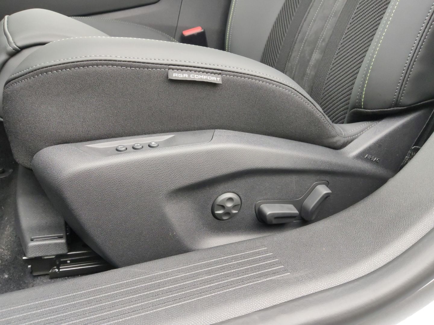 Peugeot 408 - Bild 22