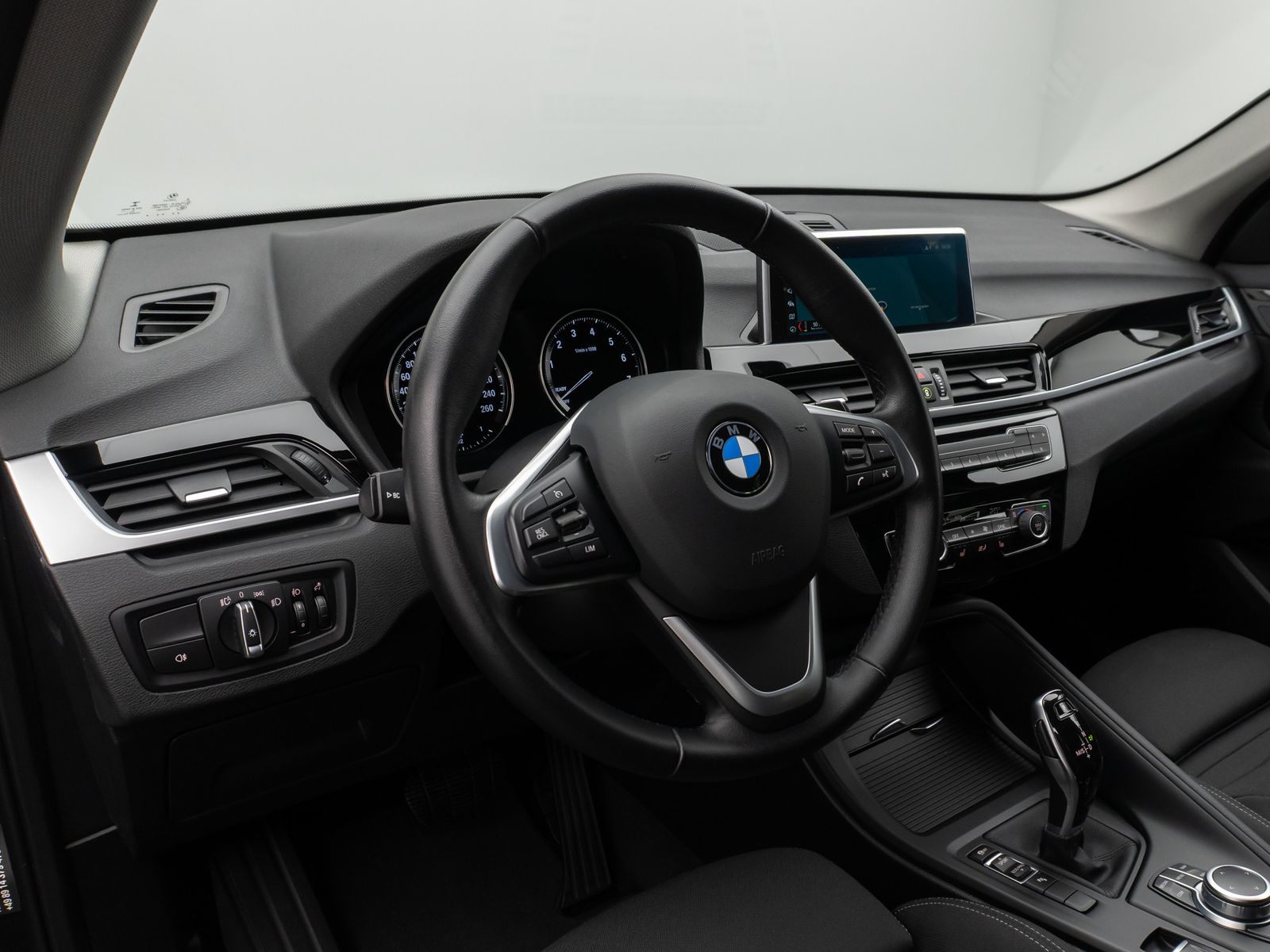 Fahrzeugabbildung BMW X1 sD18i Kamera DAB HiFi Navi Komfort LED Sport