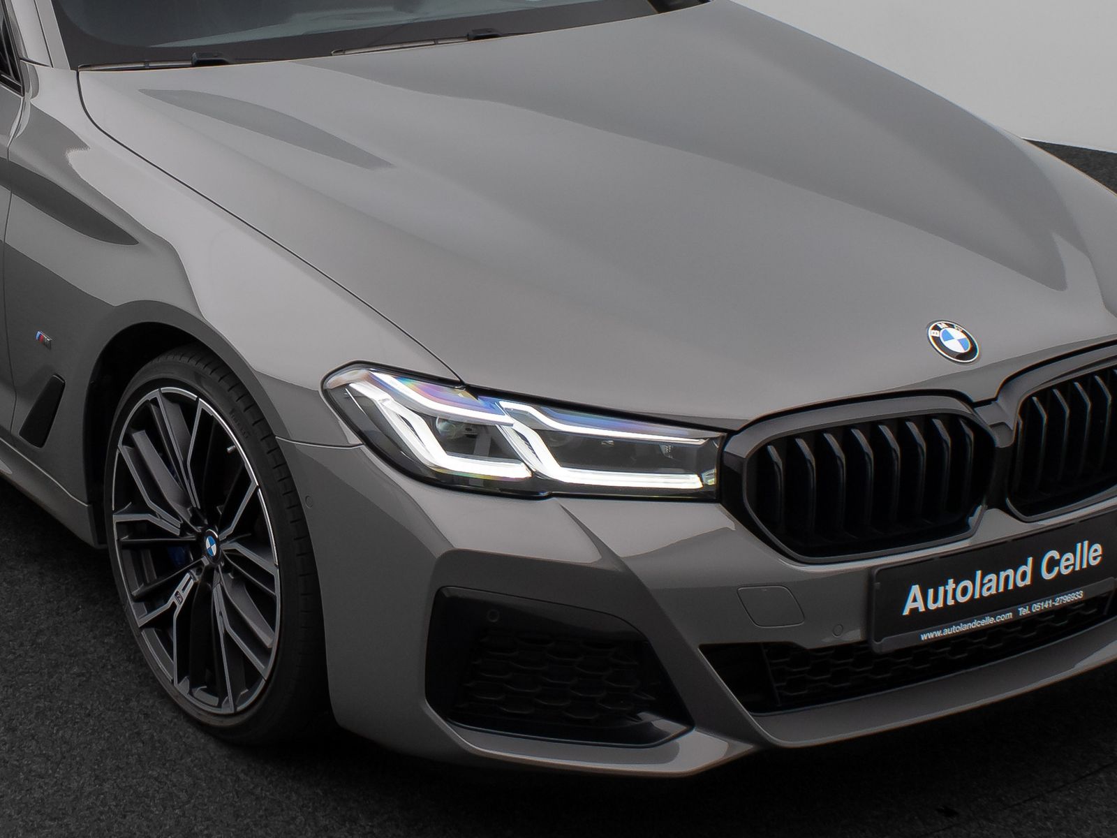 Fahrzeugabbildung BMW 530d xD M Sport Laser Kamera HUD DAB H/K 4xKlima