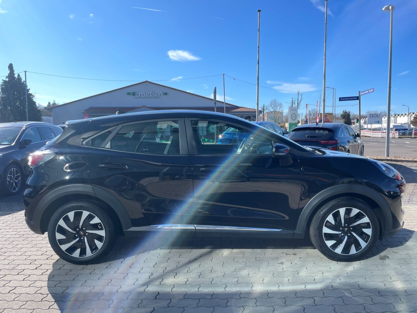 Fahrzeugabbildung Ford Puma Titanium Navi Rückf. Kamera Tempomat