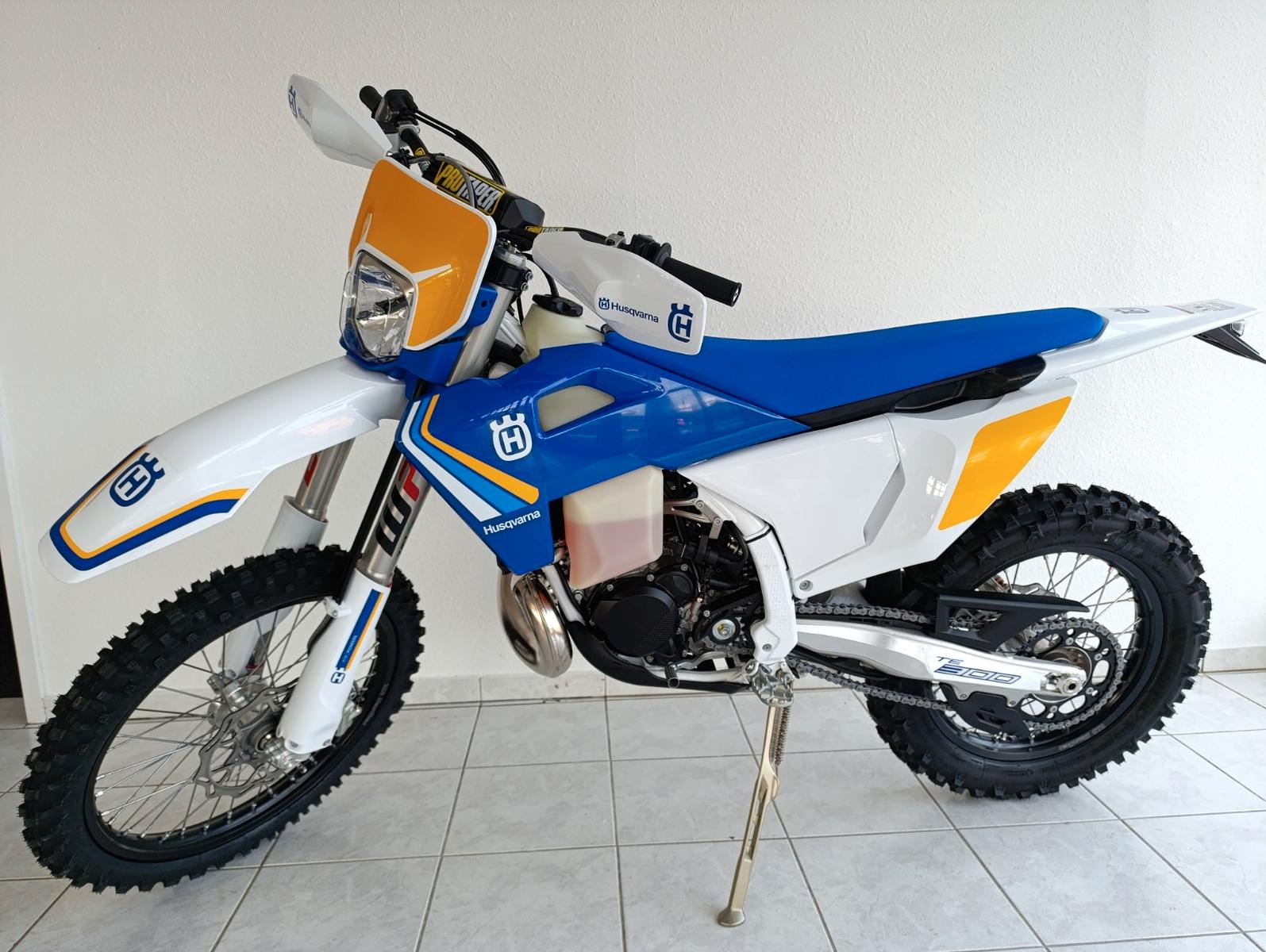 Husqvarna TE 300 Heritage 2025