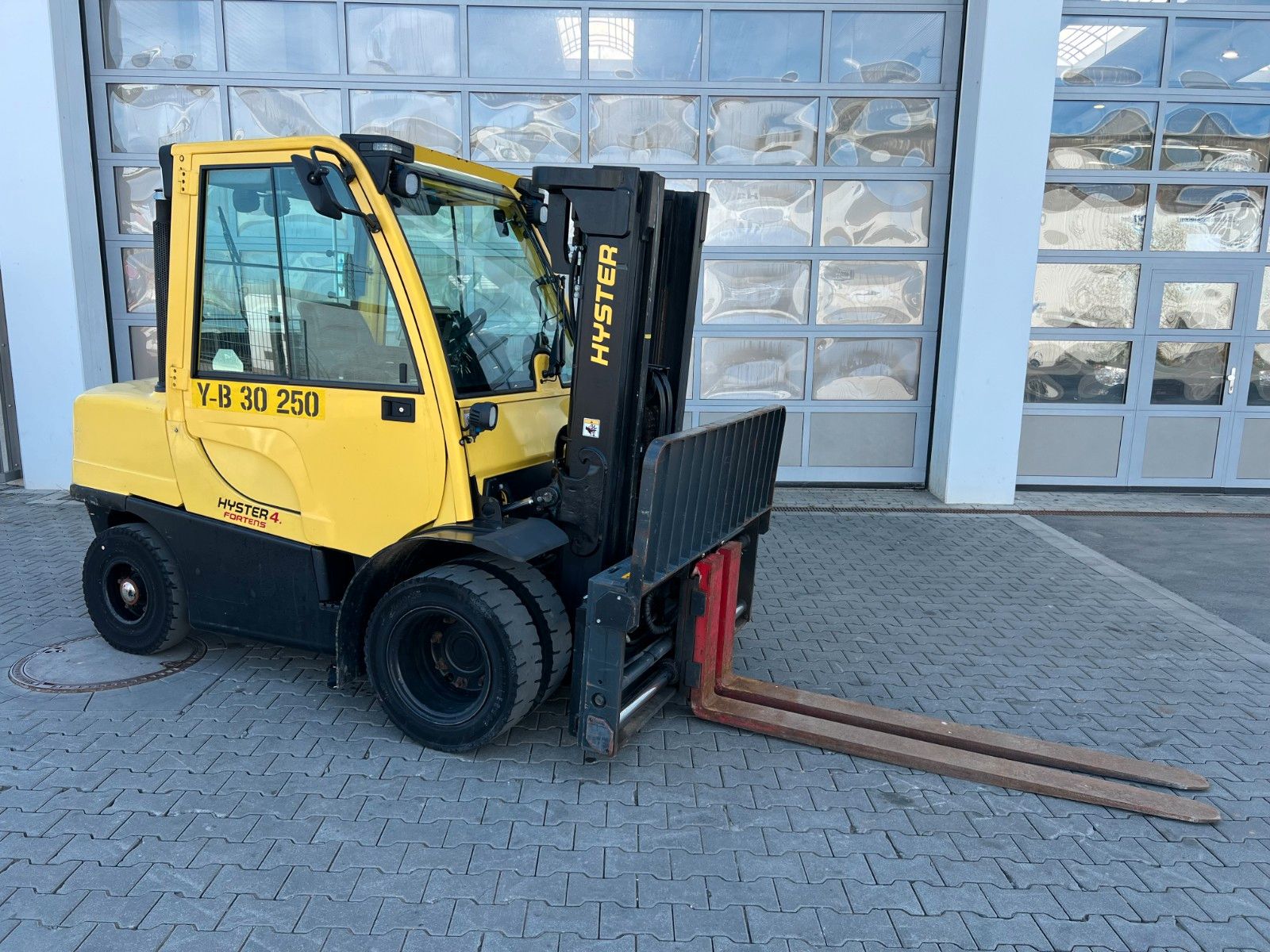 Fahrzeugabbildung Hyster H4.0 FT6 / Verstellgerät / HH:4.42m / nur 2.148h