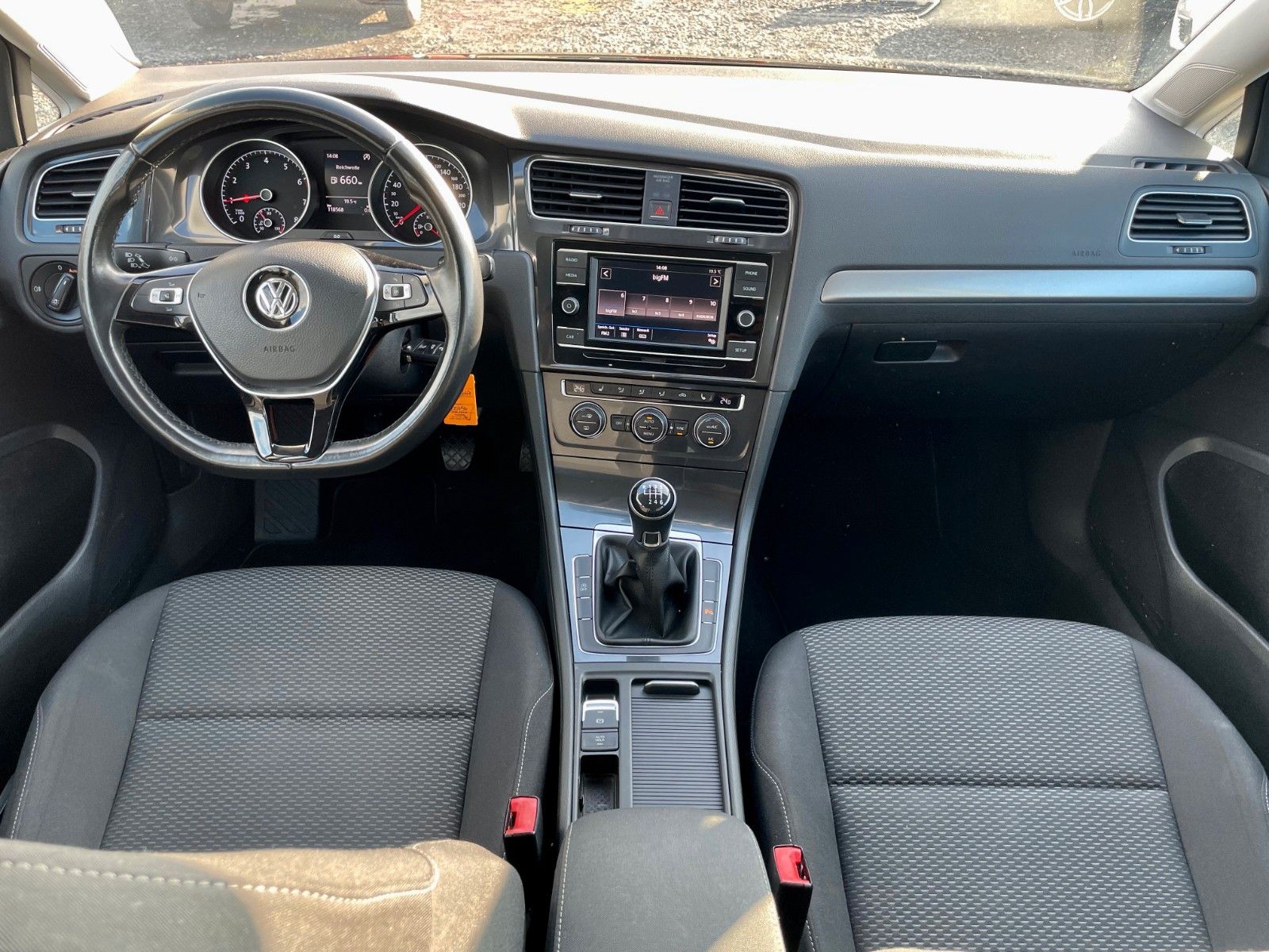 Fahrzeugabbildung Volkswagen Golf VII 1.0 TSI Lim. Trendline Klima 1.HAND SHZ