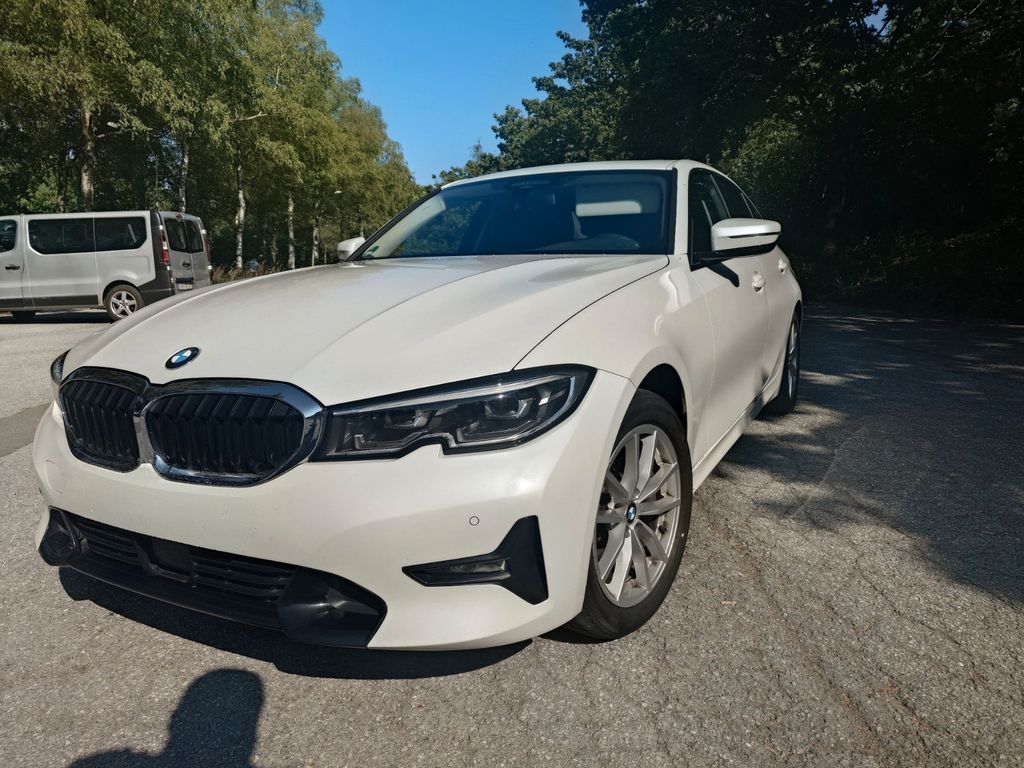 Image of BMW 330