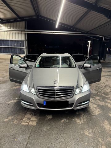 Mercedes-Benz Mercedes Benz E220 Avantgarde W212