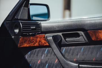 صورة مصغرة 28 لـ 1992 BMW M5