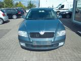 Skoda Octavia Combi Ambiente - Skoda Octavia aus 2008: Kombi
