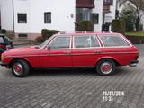 Mercedes-Benz Oldtimer Mercedes 240 TD Kombi - Mercedes-Benz 240: Kombi