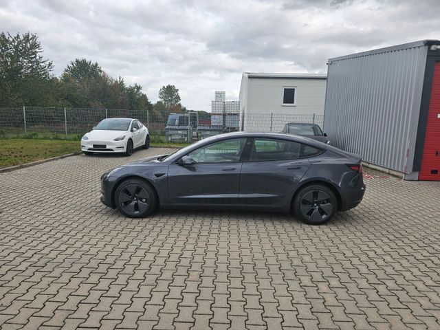 Tesla Model 3  Long Range Allradantrieb mit Dualmotor