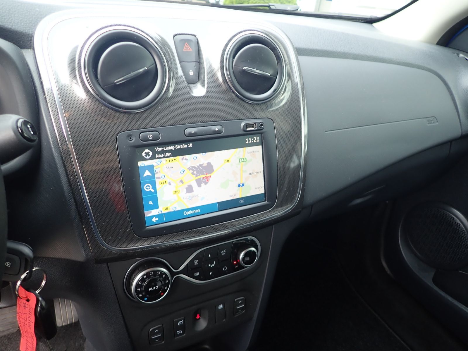 Fahrzeugabbildung Dacia Sandero STEPWAY TCe 90 ANNIVERSARY/NAVI/AHK/