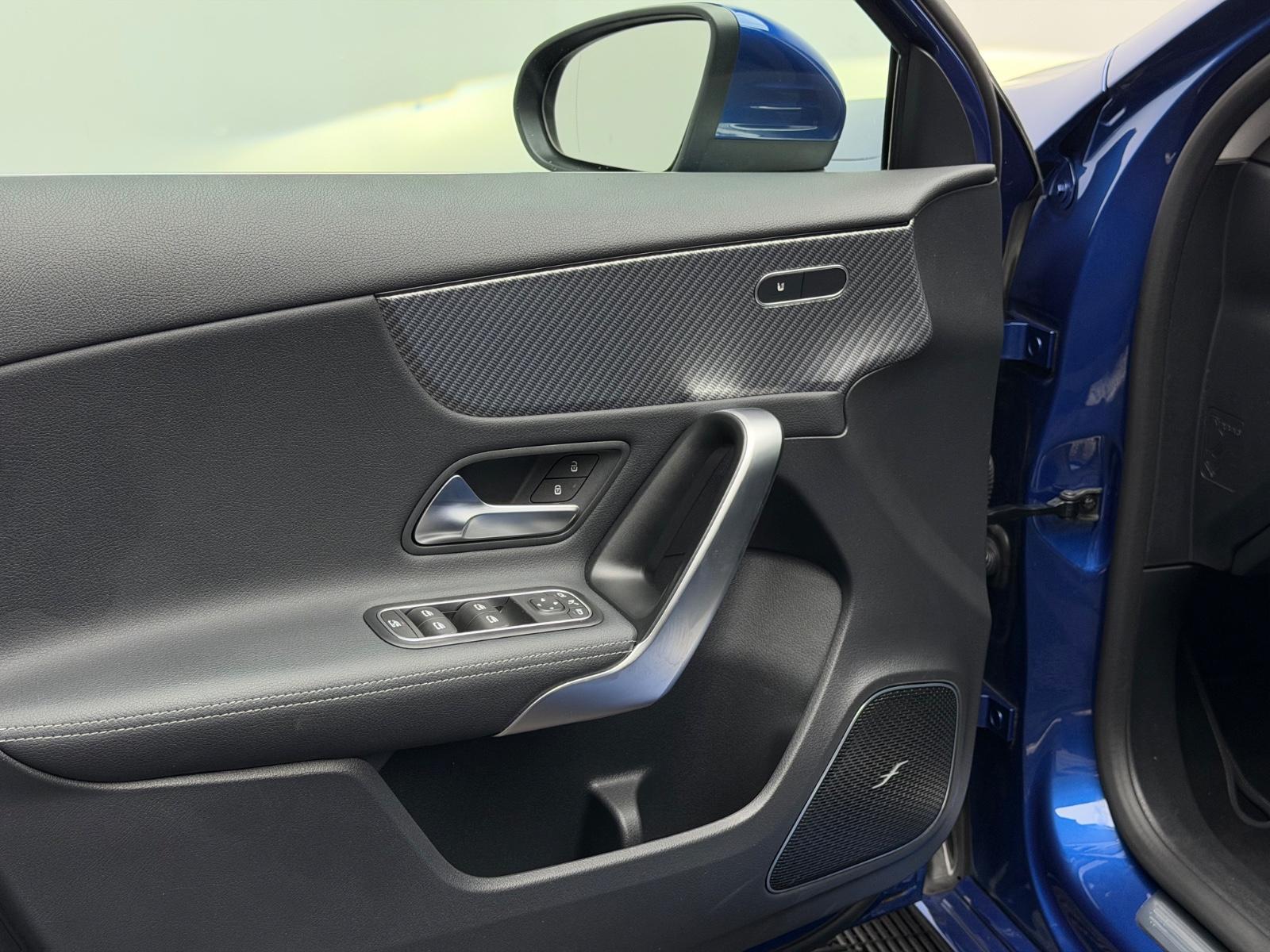 Mercedes-Benz A 250 4M Progressive AHK Burmester NAVI MBUX LED