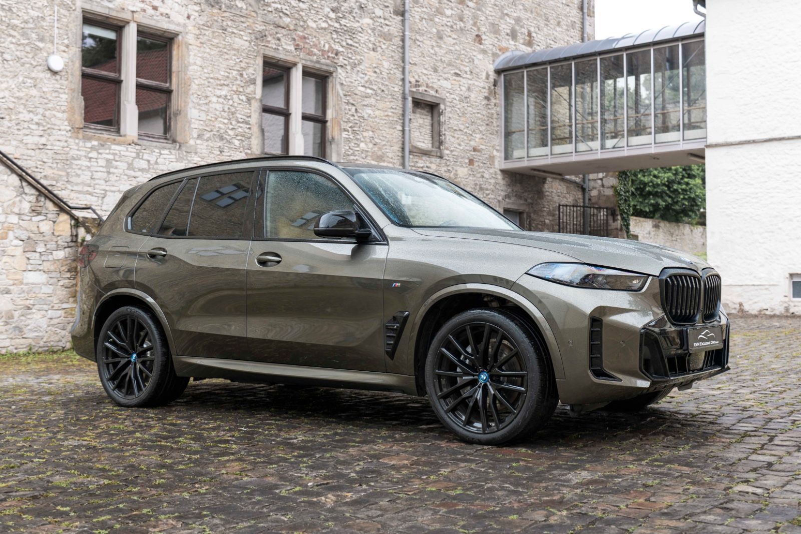 Fahrzeugabbildung BMW X5 50e xDrive M SPORT PANO LUFT KAM MASSAGE HIFI