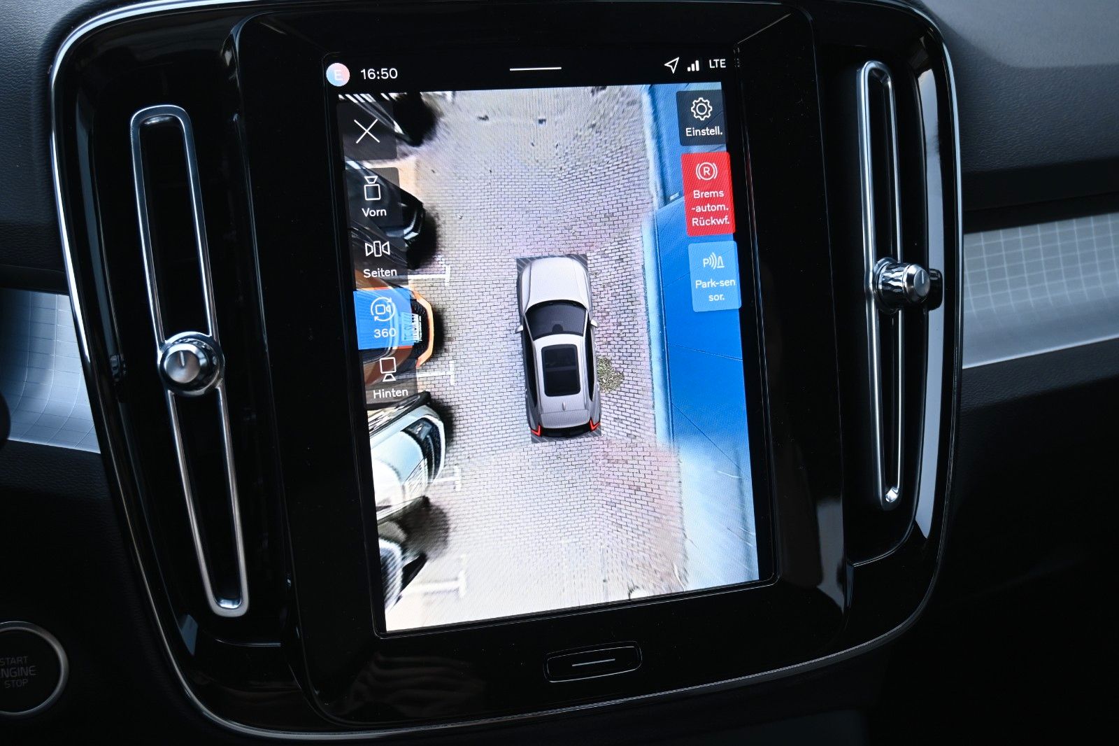 Fahrzeugabbildung Volvo XC40 B3 DSG Plus Black Edition*LED*ACC*360°*AHK*