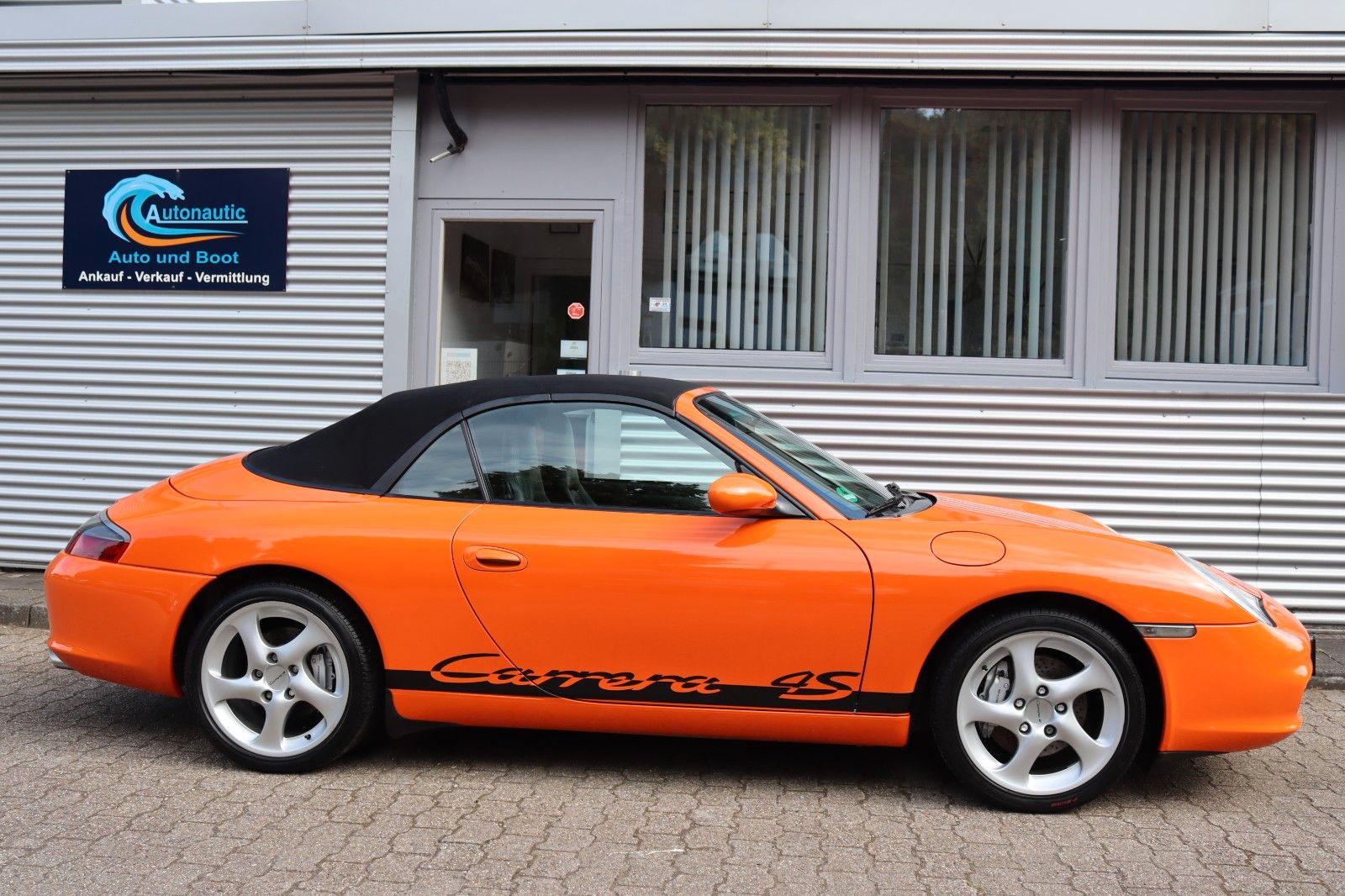 Fahrzeugabbildung Porsche 996 Carrera 4 Cabriolet RAFFLEDER KLAPPENAUSPUFF