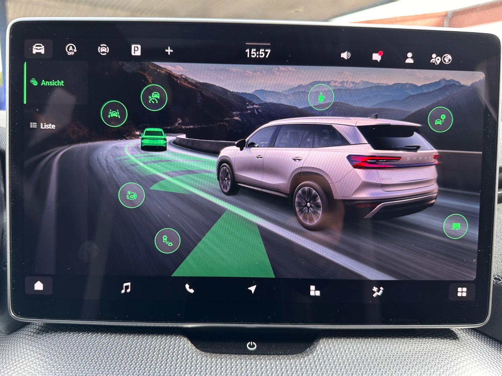 Fahrzeugabbildung SKODA Kodiaq 2.0 TDI 4x4 Sportline Matrix/AHK/Pano/7