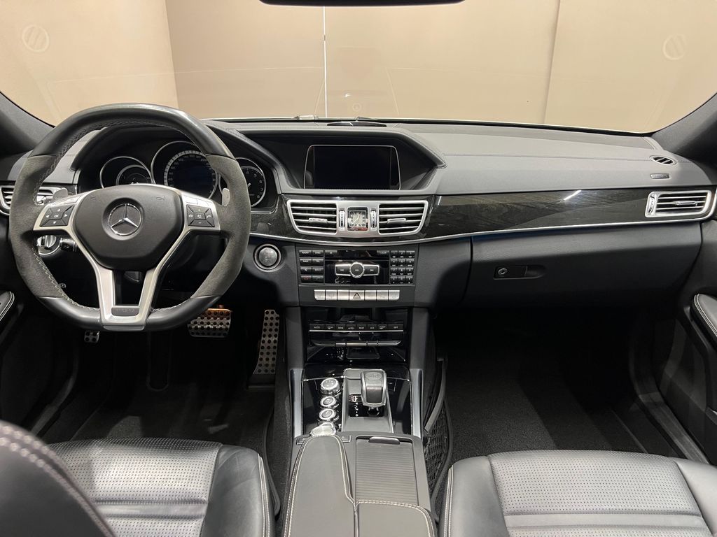 Mercedes-Benz E 63 AMG E63 AMG S 4M *PANORAMA*V-MAX*DISTRONIC*360°*