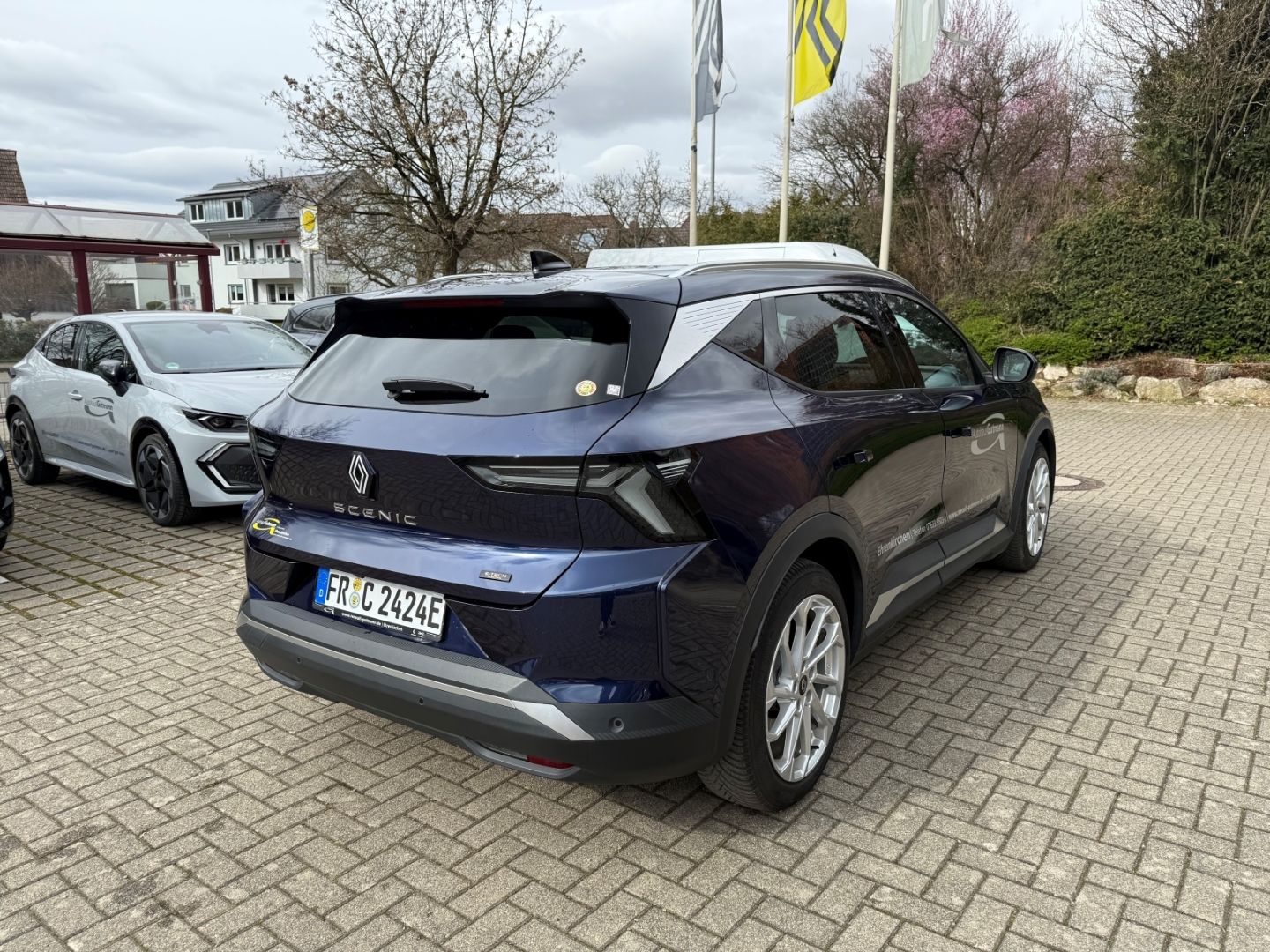 Fahrzeugabbildung Renault Scenic E-Tech Electric 220 Long Range Iconic Pan
