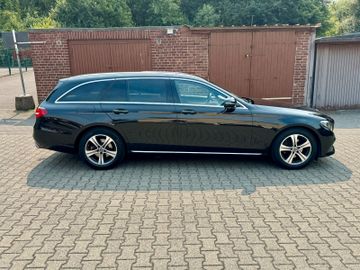 Mercedes E 200 - 4