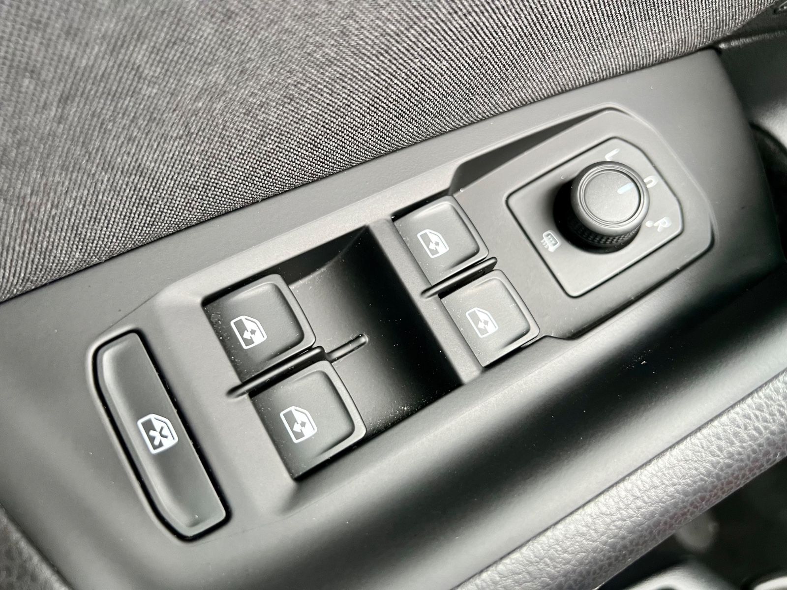 VW Passat Variant Business AAC NAVI SHZ MASSAGE