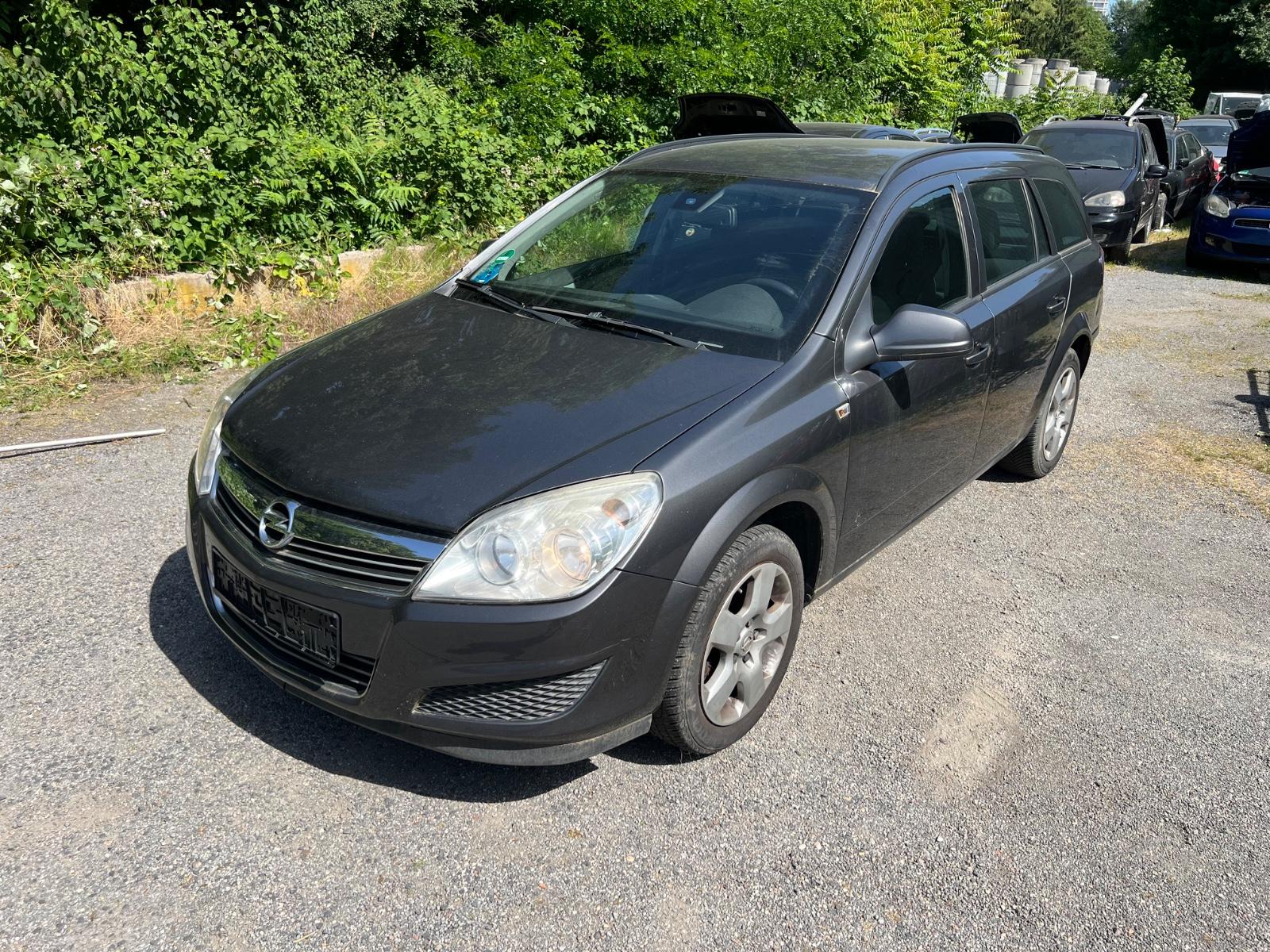 Opel Astra H Caravan Edition ~ Motor Raucht