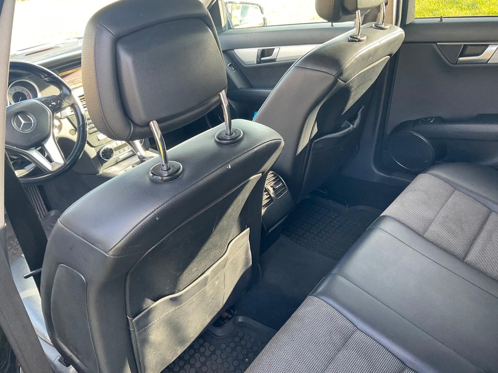Mercedes-Benz C220 2011 — photo 12
