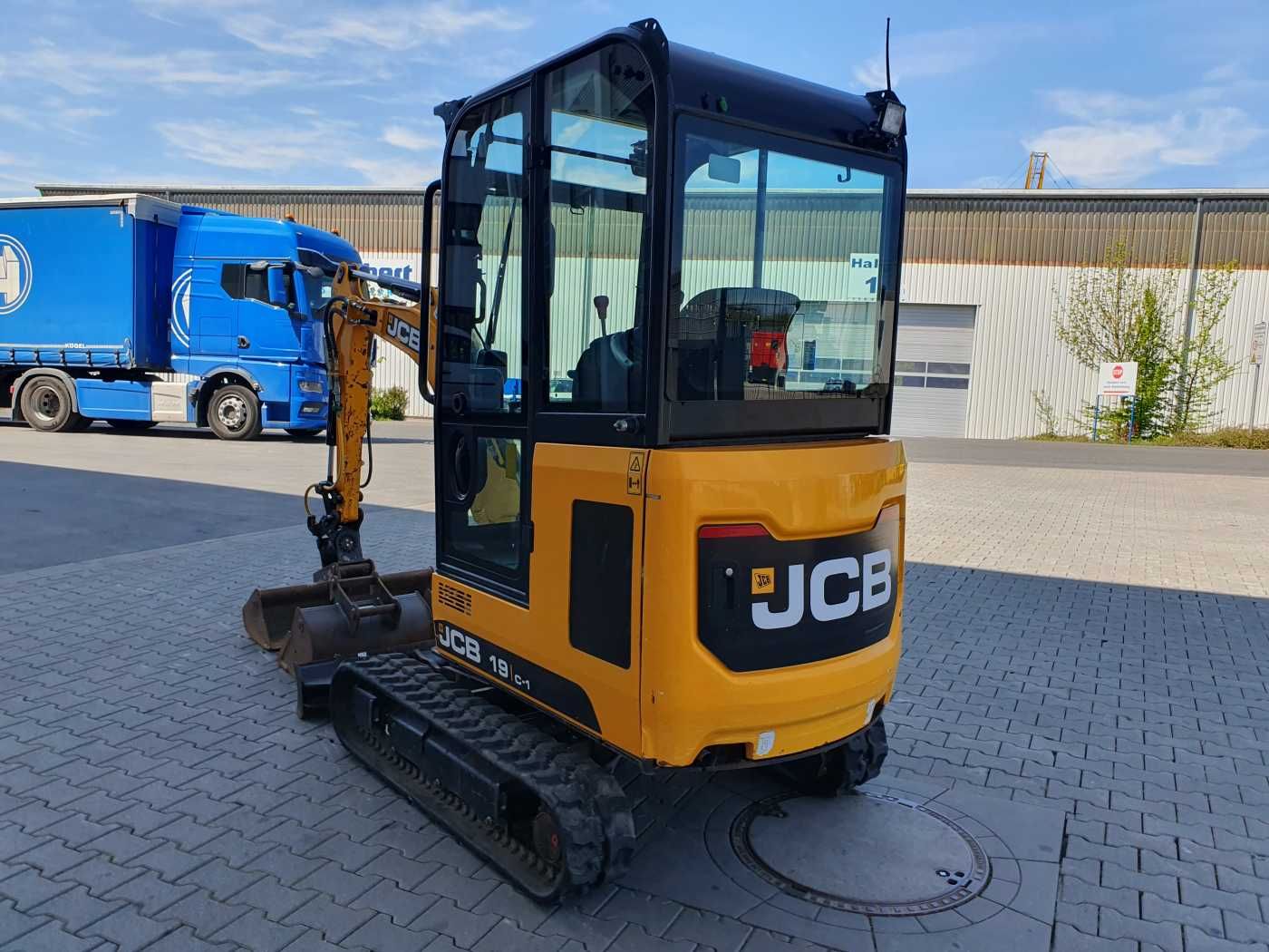 Fahrzeugabbildung JCB 19C-1 / 528h / 2022 / Powertilt / Löffelpaket