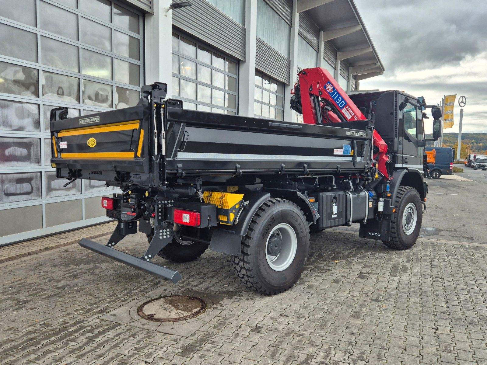 Fahrzeugabbildung Iveco Eurocargo ML150E32WS 4x4 Kran HMF 1130K Funk AHK