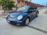 Volkswagen New Beetle 1.4 16V Cabrio - Volkswagen New Beetle mit Benzin-Antrieb: Cabrio, 1.4