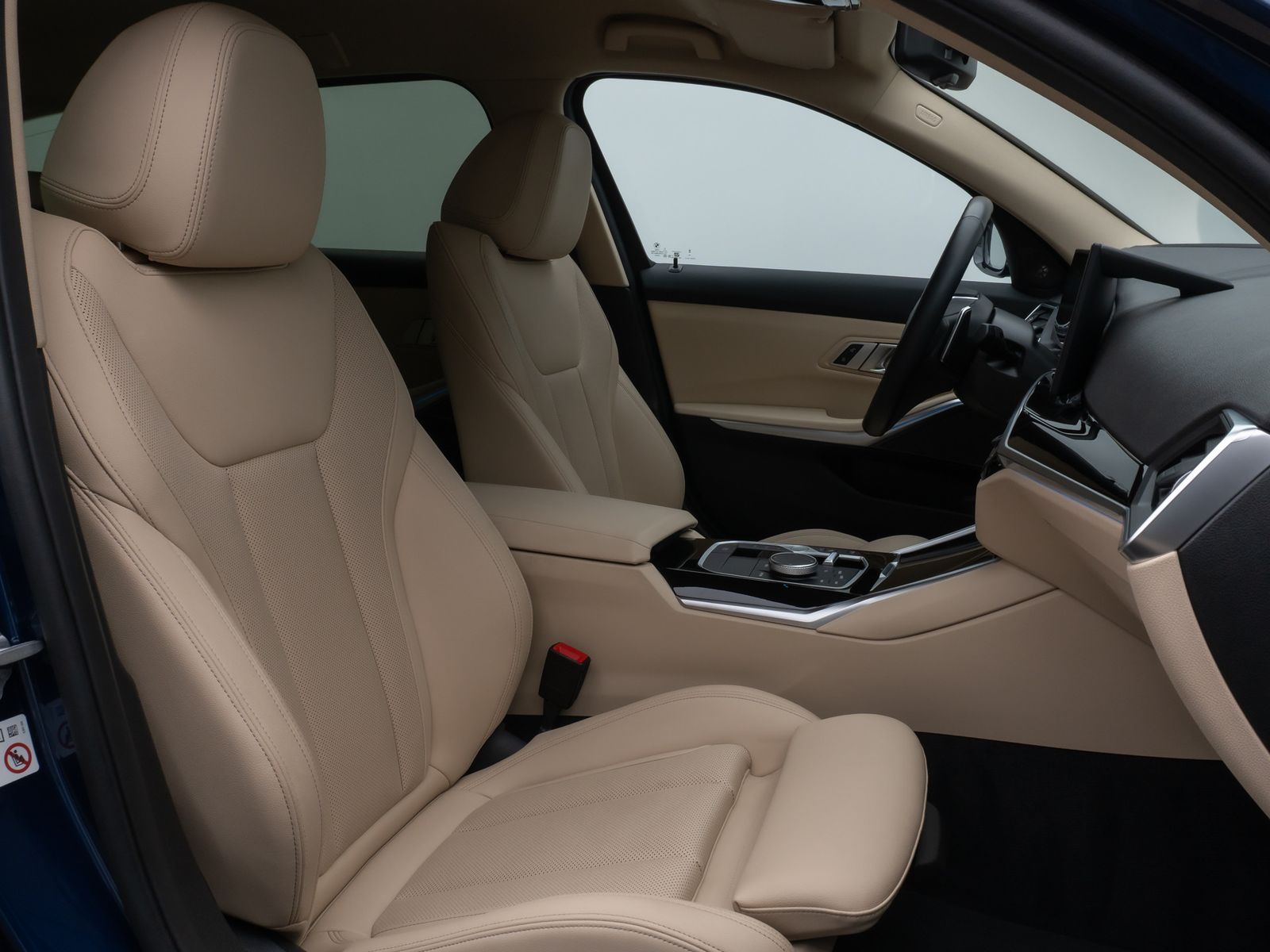 Fahrzeugabbildung BMW 320i Kamera HUD DAB H/K ACC Komfort Alarm Sport