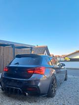 BMW M140i / Deutsch / B58 / Unfallfrei / RWD  - BMW M140i mit Benzin-Antrieb: Grau, Limousine