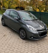 Peugeot 208 Active - Peugeot e-208 von privat