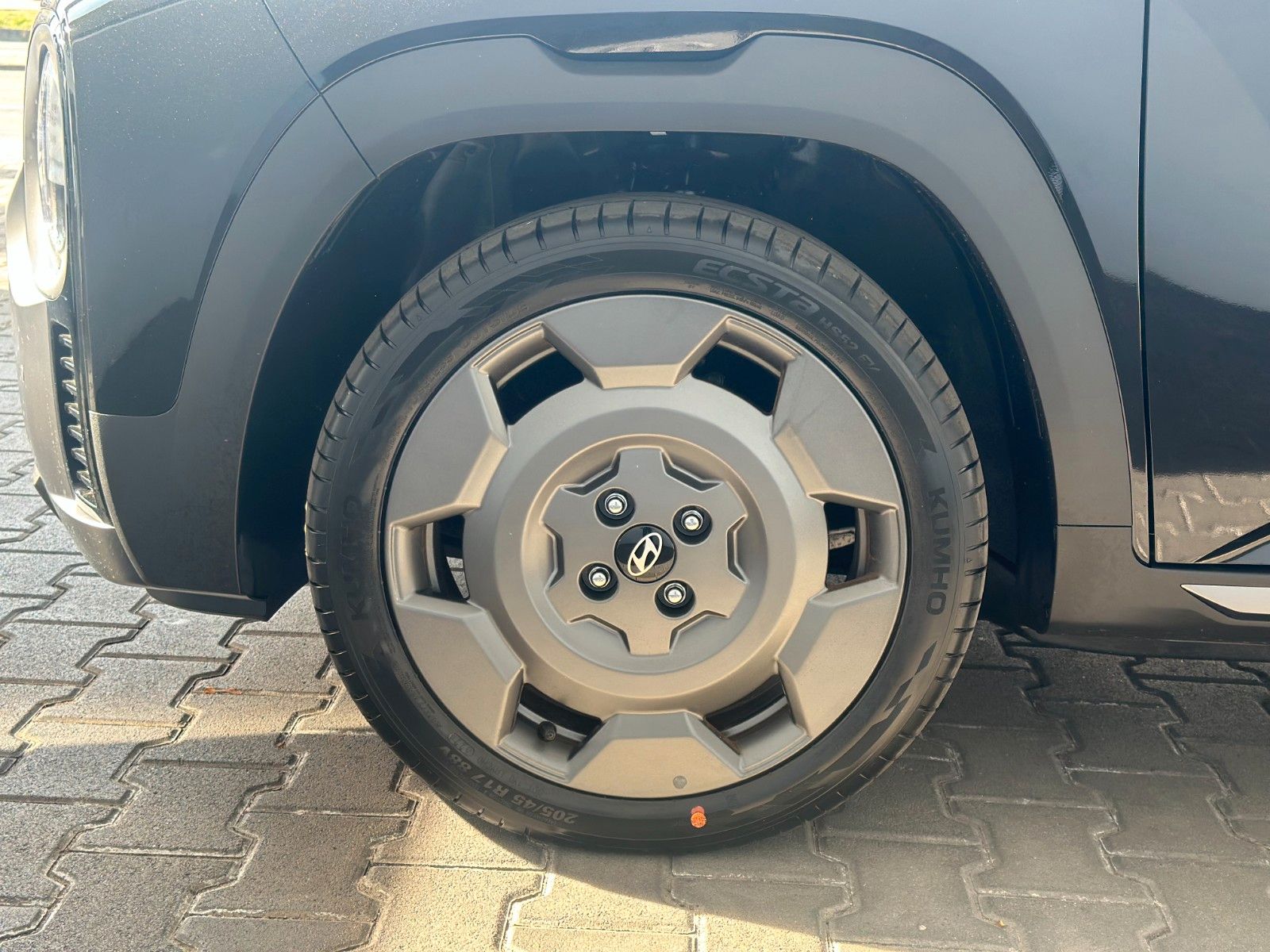 Fahrzeugabbildung Hyundai INSTER Cross 49kWh 115PS Navi/SHZ!