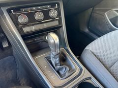 Fahrzeugabbildung Volkswagen Touran Comfortline 1.6TDI DSG Shz NAVI*AHK*SR+WR