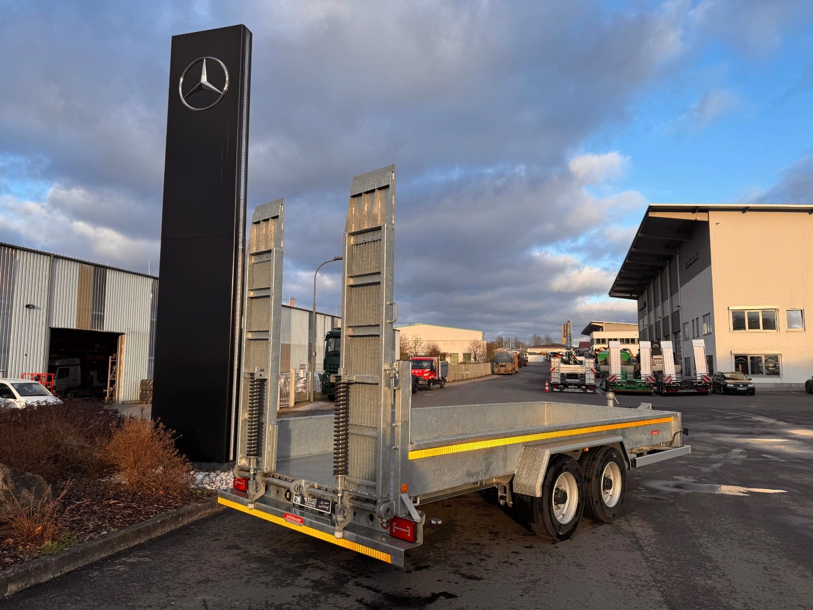 Fahrzeugabbildung Wörmann BauTL105.55/200 Rampen verzinkt